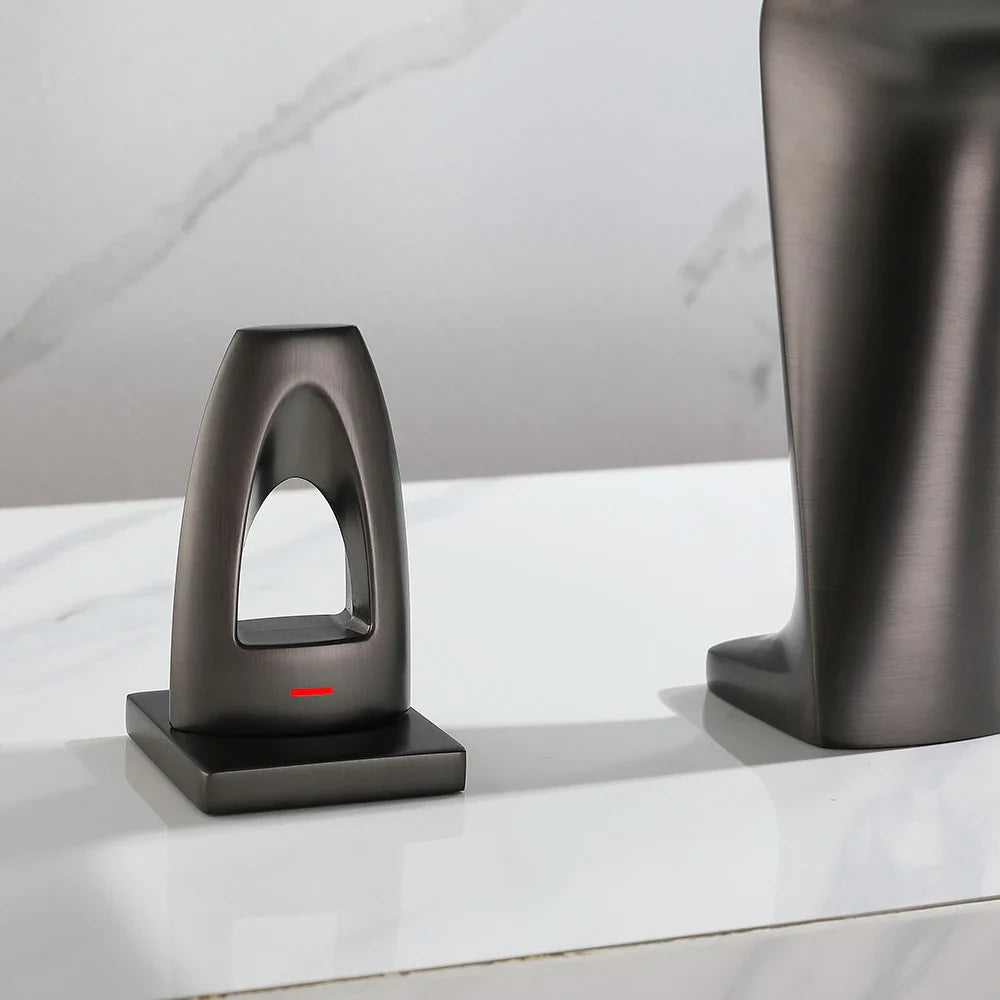 Aiken - Modern 5 Piece Bathtub Tap Set with Pull Out Shower Spray