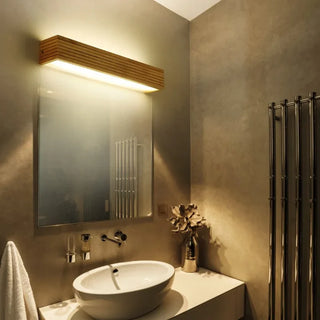 Reidun - Wooden Scandinavian Wall Light