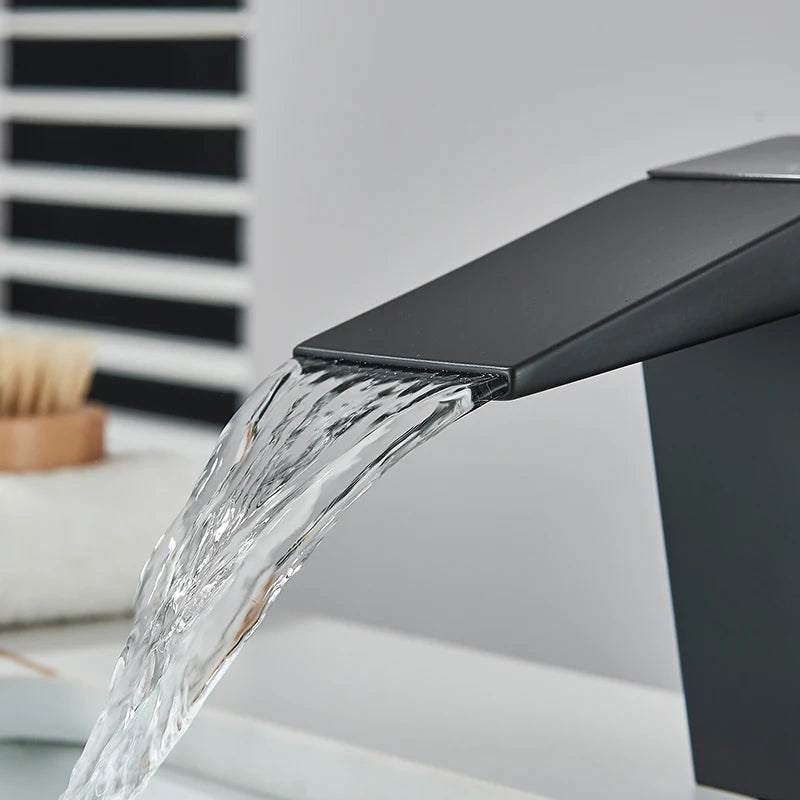 Immanuel - Modern Touch-less Tap with Temperature & Timer