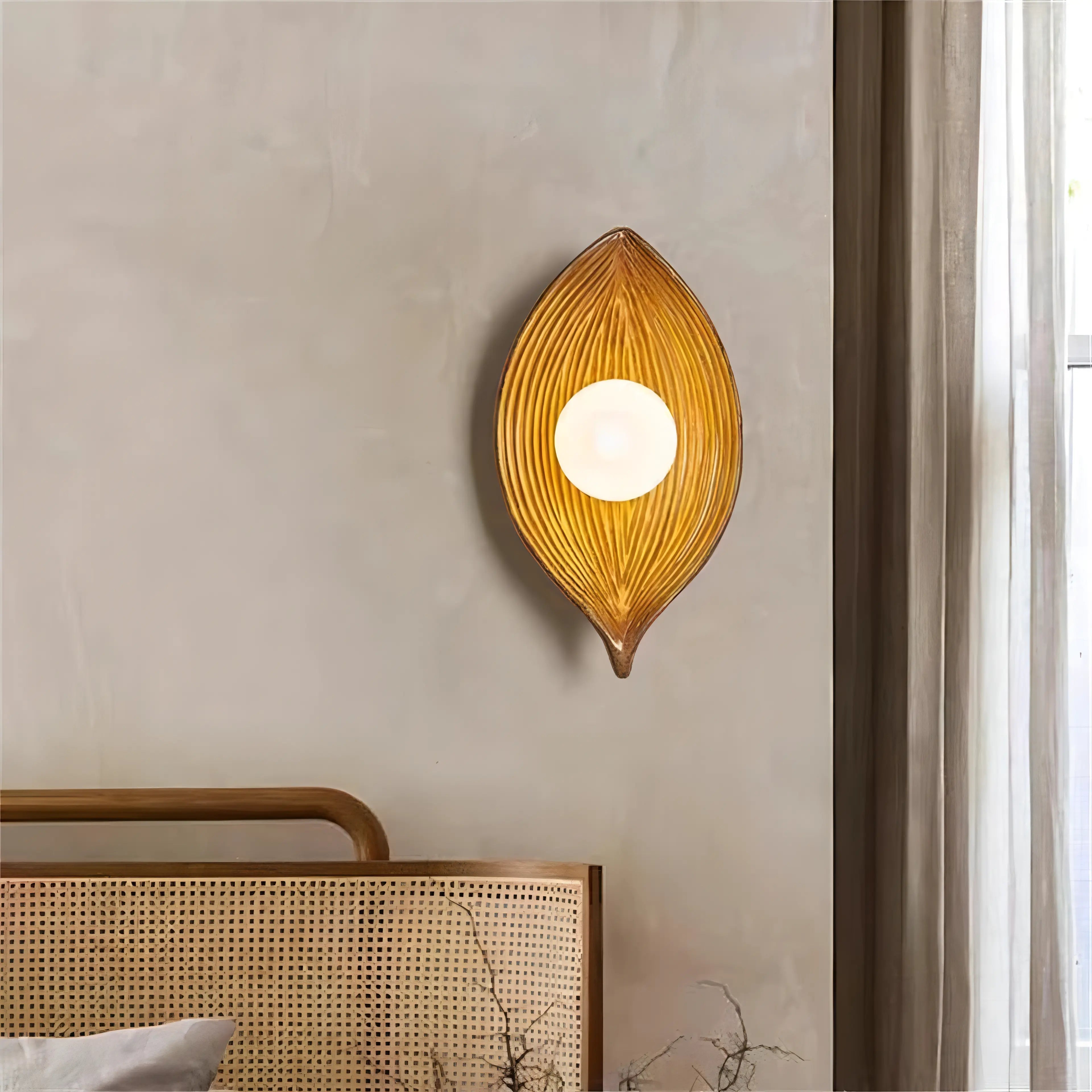 Iyana - Leaf Resin Black White Wood Wall Light