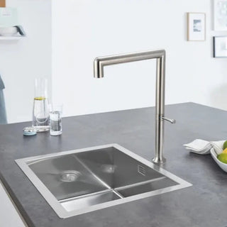 Jaylyn - Modern Single Handle Swivel Kitchen Tap