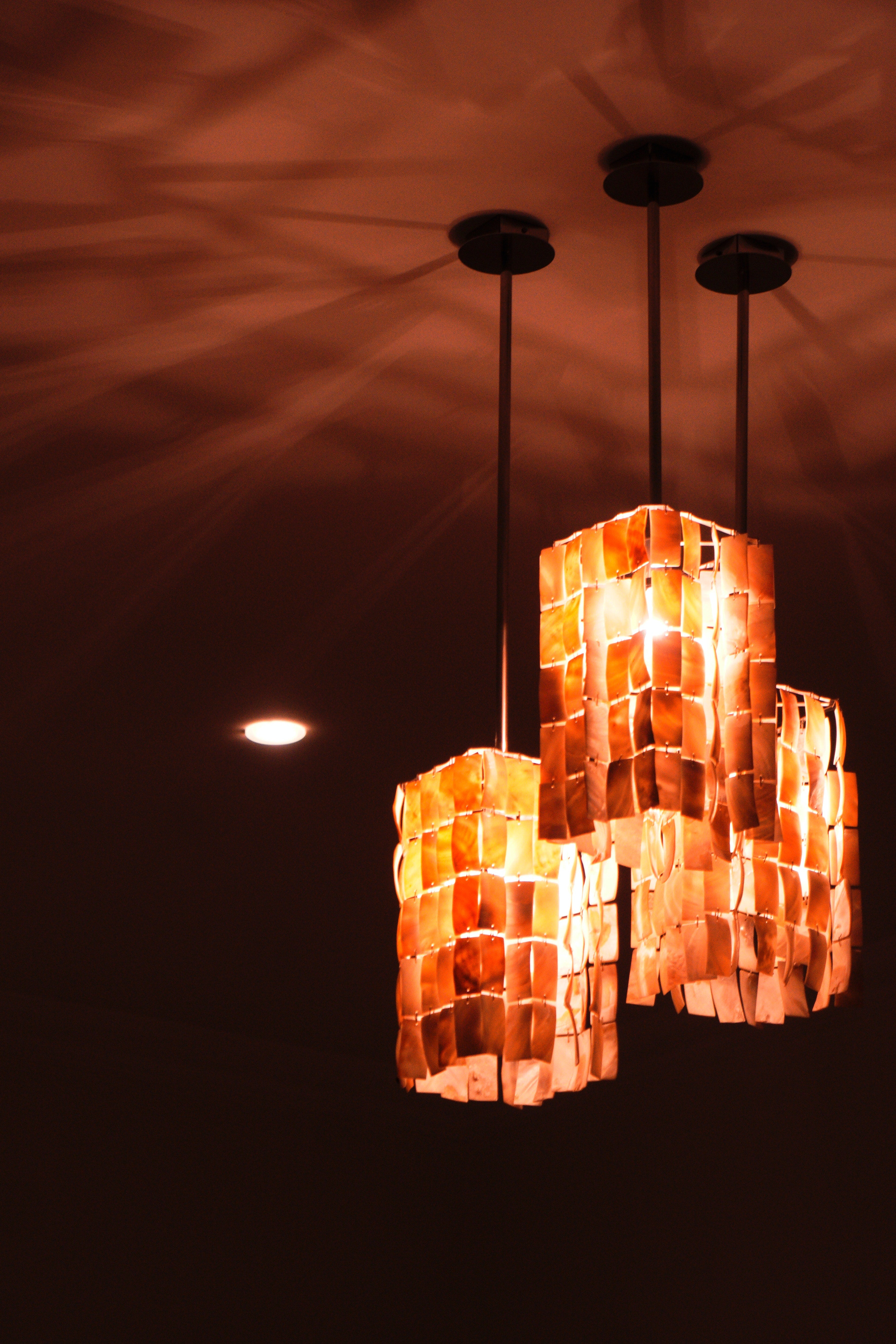 Illuminate in Style: Matching Light Fixtures to Room Décor