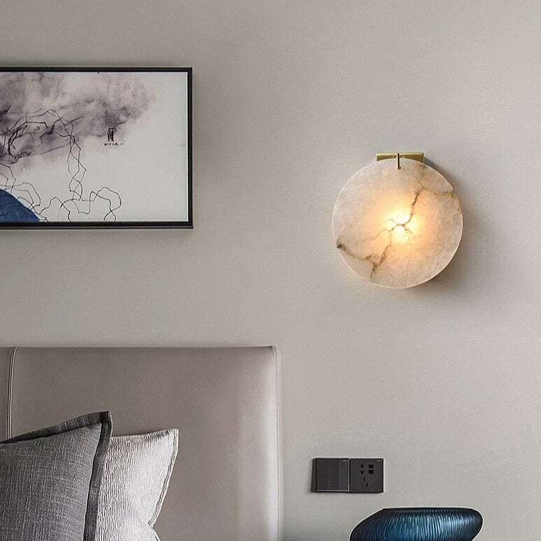 FÁFNIR - Round Marble Gold Wall Light