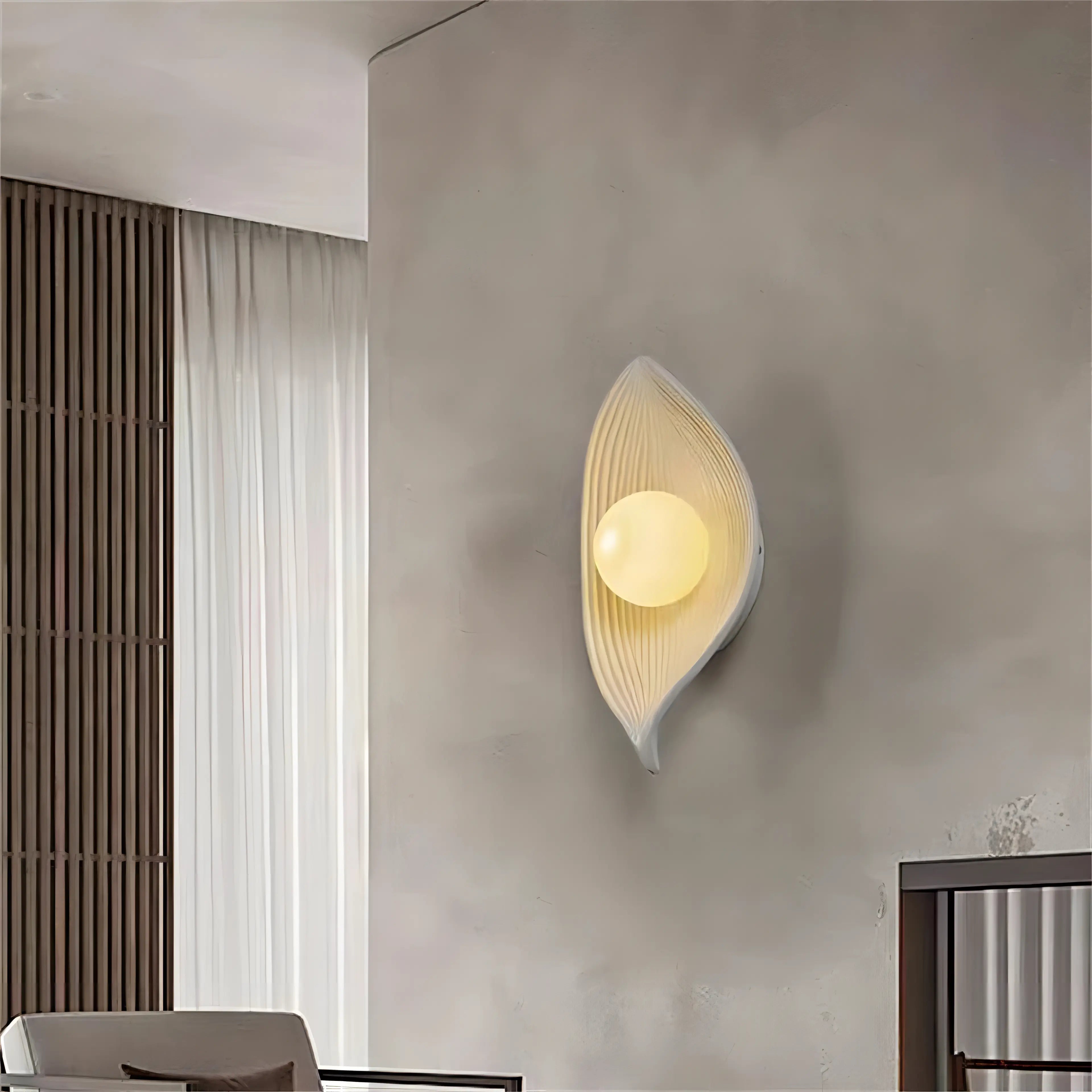 Iyana - Leaf Resin Black White Wood Wall Light