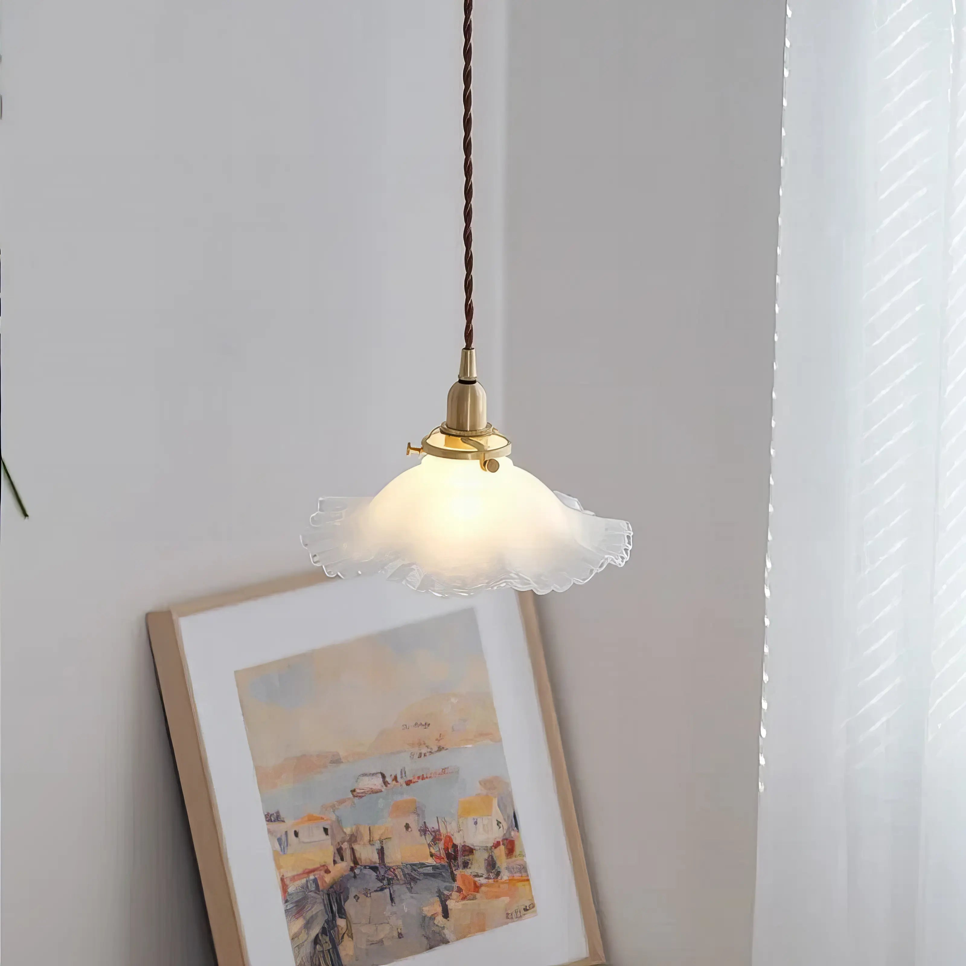 Ida - Vintage White Glass Wavy Round Pendant Light